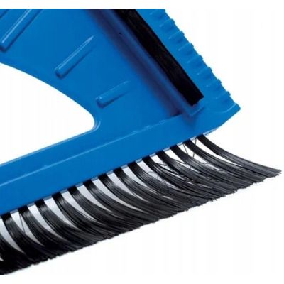 3. ICE CAR 1 BLAUER EISSCHABER