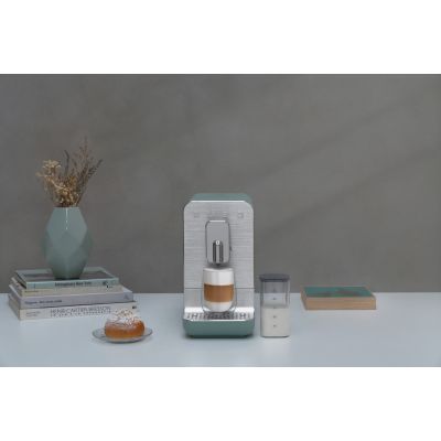 26. SMEG BCC13EGMEU Kaffeemaschine