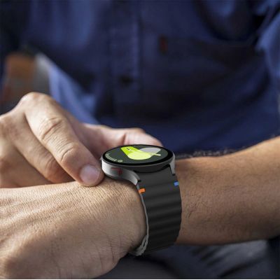 4. Tech-Protect Silikon-Sportarmband für Samsung Galaxy Watch 4/5/5 Pro/6/7/FE – Schwarz
