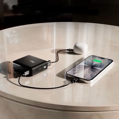 14. SBS HD 30W 10000mAh USB-C Powerbank mit LCD-Display – Schwarz