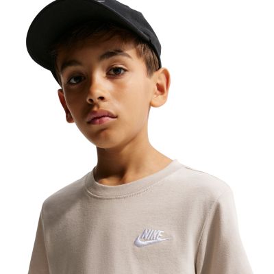 6. Nike Sportswear Beige Kinder-T-Shirt FZ5177 236