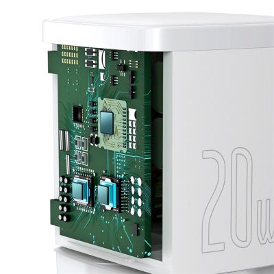 7. Baseus Cube 20W PD USB-C Wandladegerät – Weiß