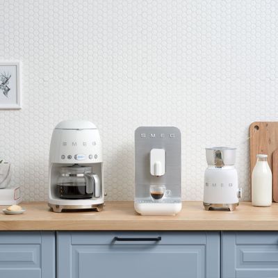 7. Smeg MFF11WHEU Milchaufschäumer/Milchwärmer, automatischer Milchaufschäumer/Milchwärmer, weiß