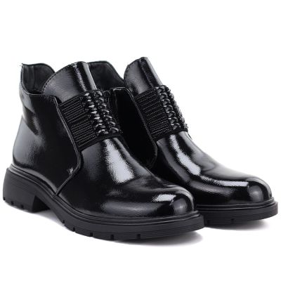 4. Schwarze Lackleder-Ankle-Boots für Damen, Modell M.Daszyński MR2501