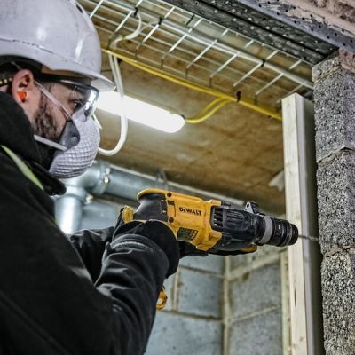 10. DeWalt D25134k-qs Schlagbohrmaschine