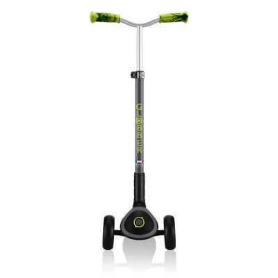 22. Globber Master Prime 3-Rad-Scooter / Schwarz - Limettengrün 664-106