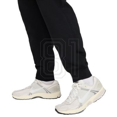 4. Nike Club M FN3787-010 Hose