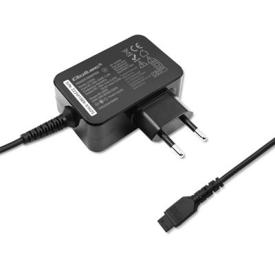 4. QOLTEC Universal-Netzteil 45W | 8 Stecker