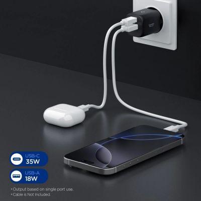 4. Spigen Essential EE352EU USB-C / USB-A 35W Wandladegerät – Schwarz