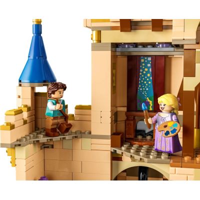 8. LEGO Disney 43222 Disney Schloss