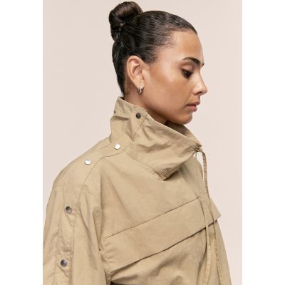 7. CASALL Damen-Trainingsjacke mit kurzen Ärmeln, Sandfarbe