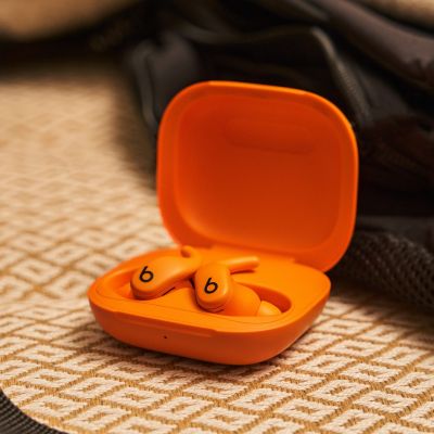 2. Beats Powerbeats Fit In-Ear-Kopfhörer (kabellos, leuchtend orange)