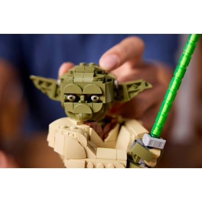 7. LEGO Star Wars 75438 - Yoda-Büste