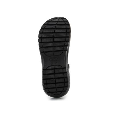 9. Crocs Classic Mega Crush W Clogs 207989-001