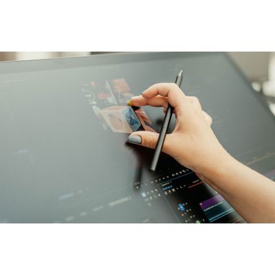6. Wacom Cintiq 24 Touchscreen-Grafiktablett DTH246