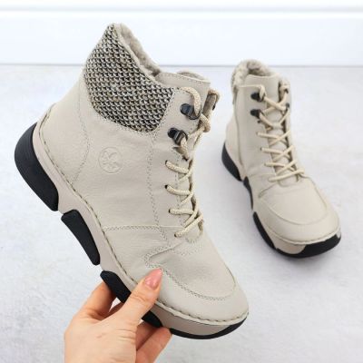9. Bequeme beige Damenstiefeletten Rieker 45955-60