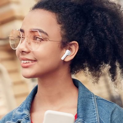 9. QCY T13 In-Ear-Kopfhörer mit ANC, IPX5, Bluetooth 5.3 – Weiß