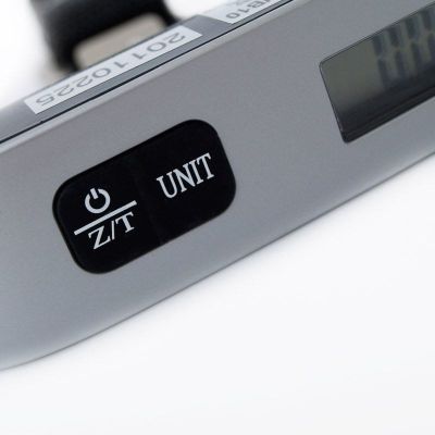 5. Elektronische Gepäckwaage ELDOM WB10 VELART, Genauigkeit 50 g, Maximalgewicht 50 kg