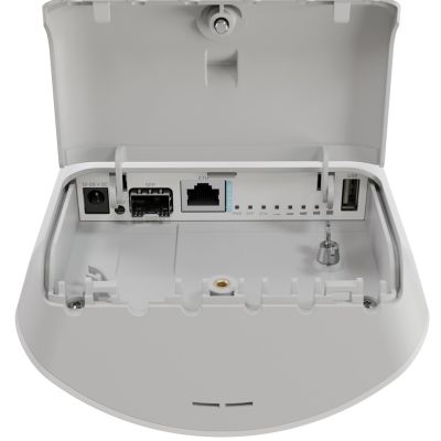 4. Mikrotik mANTBox ax 15s Weiß PoE-Unterstützung