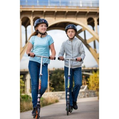 2. Razor A5 Lux Light UP Jr Roller 13073033