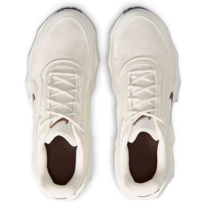 2. Nike Aura Edge HQ7025-105 Schuhe