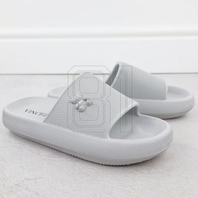 3. Vinceza W 75210 JAN403A Flip-Flops