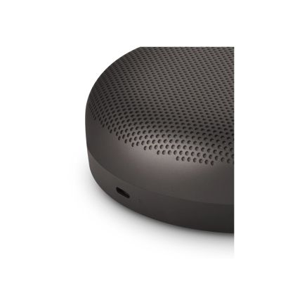 6. Bang & Olufsen BeoSound A1 Tragbarer Stereo-Lautsprecher der 3. Generation, Graphit, 60 W