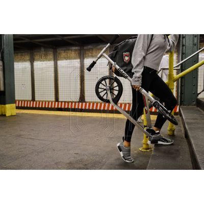 4. Razor A6 Scooter 13073013 (schwarz, silber)