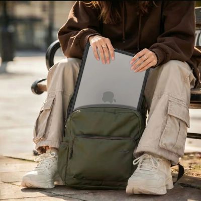 8. Tech-Protect Velar Hülle für MacBook Pro 14" 2021 / 2023 / 2025 / 2026 - Transparent Schwarz
