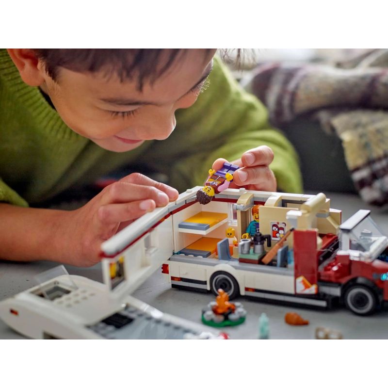 15. LEGO CITY 60454 Abenteuer-Wohnmobilurlaub