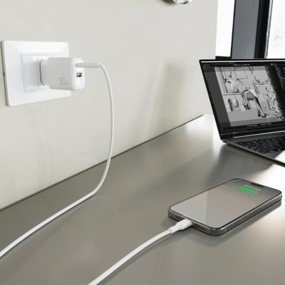 8. Puro PROLITE 20W USB-A / USB-C Wandladegerät + USB-C - USB-C Kabel 1,2m - weiß