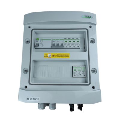 Hermetischer IP65-EMITER-Anschlusskasten für DC/AC mit Noark 1000V DC-Überspannungsableiter Typ 2, 1 x PV-String, 1 x MPPT // Noark AC-Überspannungsableiter Typ 2, 10A 3-F, RCD Typ A 40A/300mA