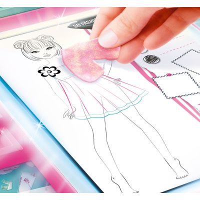 7. Canal Toys So Slime Fashion Designer Light-Up Studio