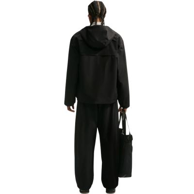 9. Nike Windrunner Herrenjacke Schwarz IO4379 010