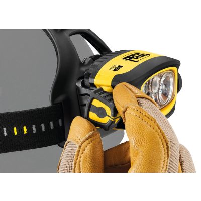 7. Die Petzl Duo S Stirnlampe ist eine extrem leistungsstarke, wasserdichte und wiederaufladbare Stirnlampe mit Petzls FACE2FACE-Blendungsfunktion. 1100 Lumen.