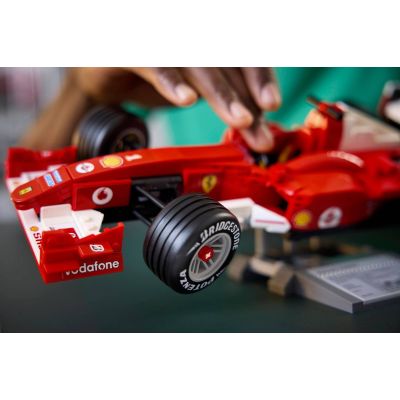 28. LEGO Icons 11375 – Ferrari F2004 und Michael Schumacher