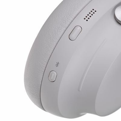 13. Bose QC Ultra weiße Kopfhörer