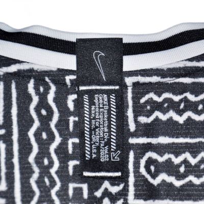 5. Nike Global Exploration Dry DNA Jersey - CK6301-010