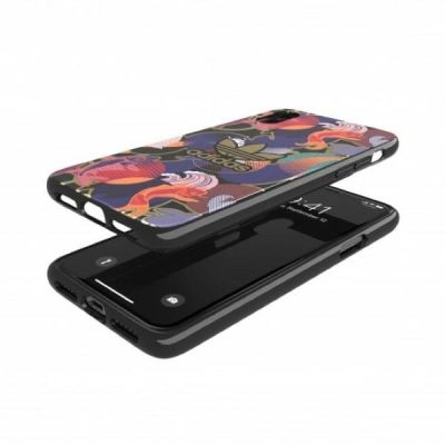 7. Adidas OR Snap Case AOP CNY für iPhone X / XS - mehrfarbig