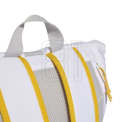 5. adidas Real Madrid Rucksack JN4150