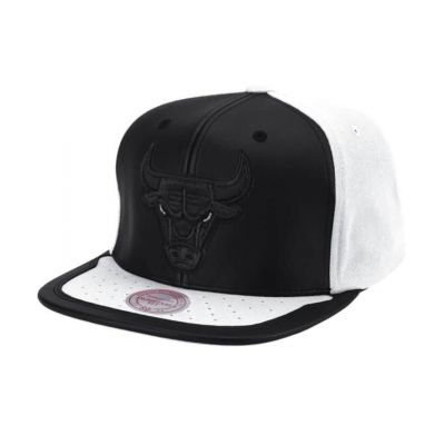 Mitchell & Ness NBA Chicago Bulls Day One Snapback Bulls Cap 6HSSMM19224-CBUWHBK