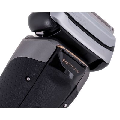 6. BRAUN Series 9 Pro+ 9565cc Elektrorasierer