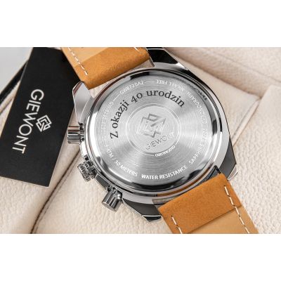 4. Gravur auf einer Uhr - Gravur