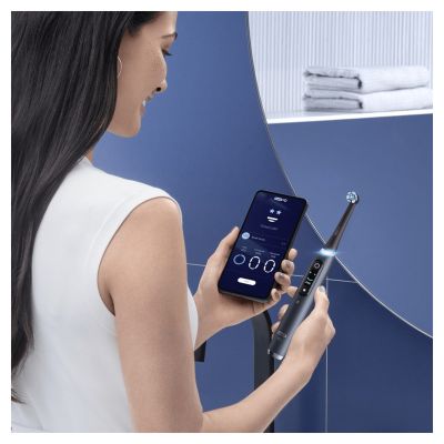 15. Oral-B iO 80363731 Elektrische Zahnbürste für Erwachsene, rotierende und pulsierende Zahnbürste, Schwarz, Silber