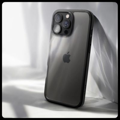 8. Spigen Ultra Hybrid-Hülle für iPhone 16 Pro Max – Mattschwarz