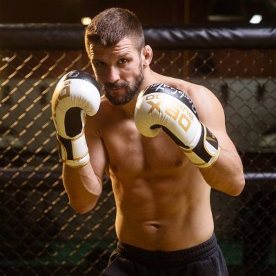 2. 8oz Boxhandschuhe - Undefeated - Valor Series