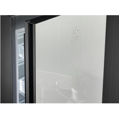 8. ELECTROLUX LNT7ME36G2 Kühl-/Gefrierkombination