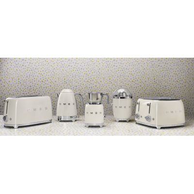 13. SMEG Toaster (TSF03CREU) creme
