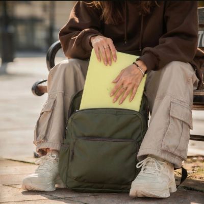 13. Tech-Protect Softshell-Schutzhülle für MacBook Neo 13 2026 – mattes Gelb