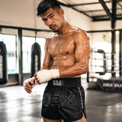 4. Schwarze Muay-Thai-Shorts für Herren V1 COMBATWEAR | DBX Bushido